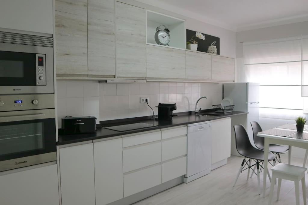 Beautiful And Cozy Flat Close To Beach And Center Lagos Exterior photo
